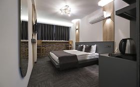 Dewy Hotel  3*